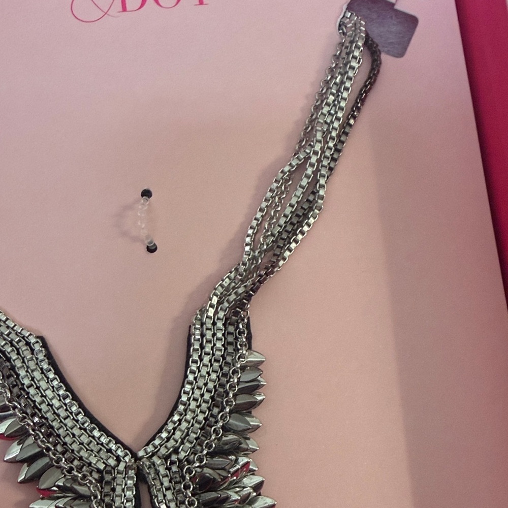 Stella & Dot Pegasus Pendant Silver Necklace - Picture 4 of 12